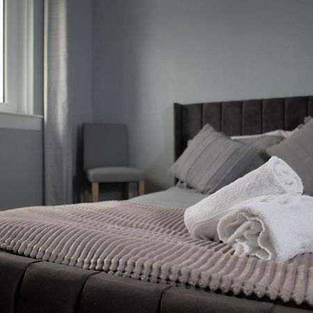 Modern 2-Bed Haven, Free Parking Apartment Edinburgh Bagian luar foto