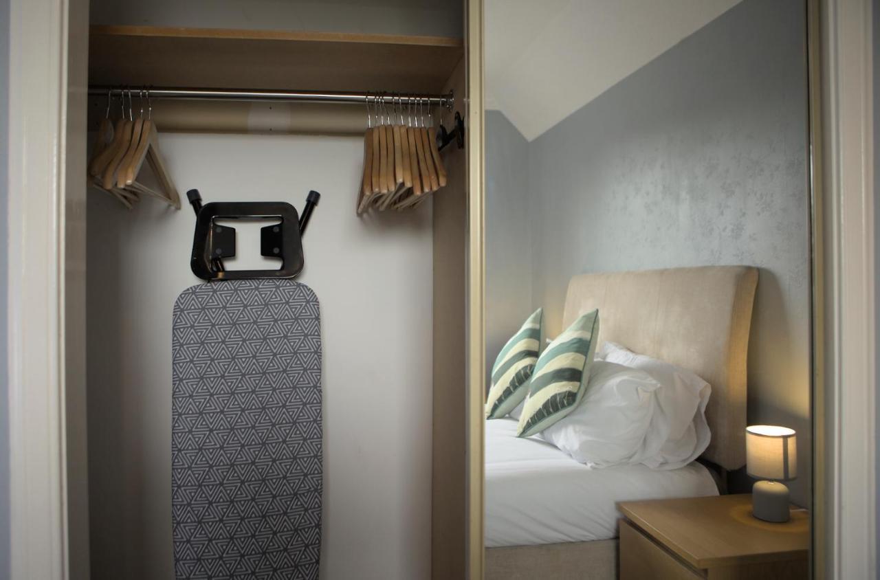 Modern 2-Bed Haven, Free Parking Apartment Edinburgh Bagian luar foto
